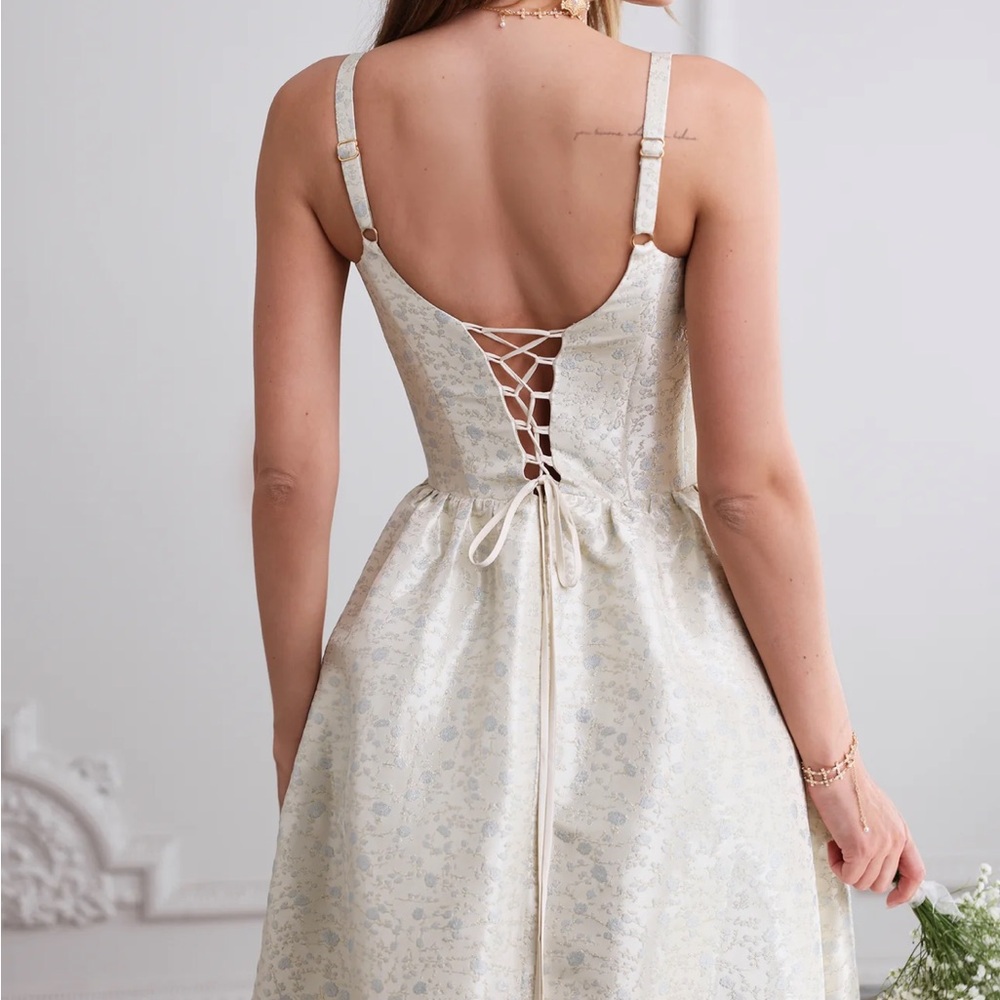 The Avery Dress in Light Blue Duchess - Picture 5 of 16